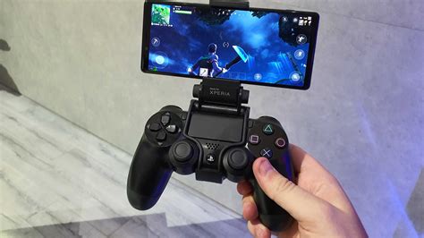 Can I play my PS4 from my phone?